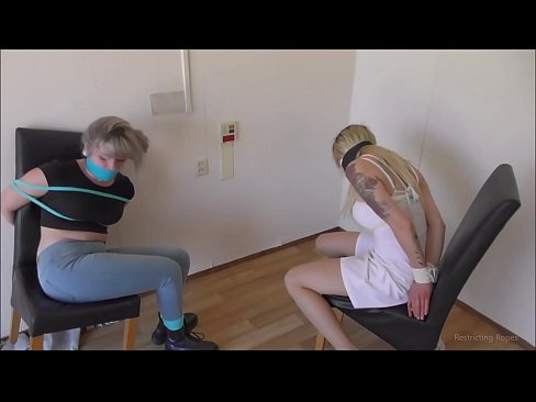❤️ Ferslave / fêstbûn en gagged / famke yn need ☑ Pornofideo by wy ﹏